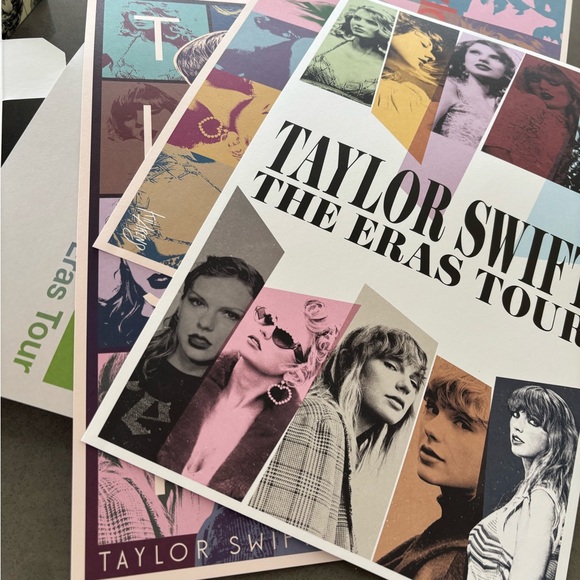“ I Remember It All Too Well “
Taylor Swift Eras Tour VIP Merchandise Package - Picture 12 of 14